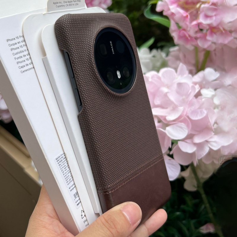 Custodia in pelle con armatura - Rugged Armor Case recensione e prezzo
